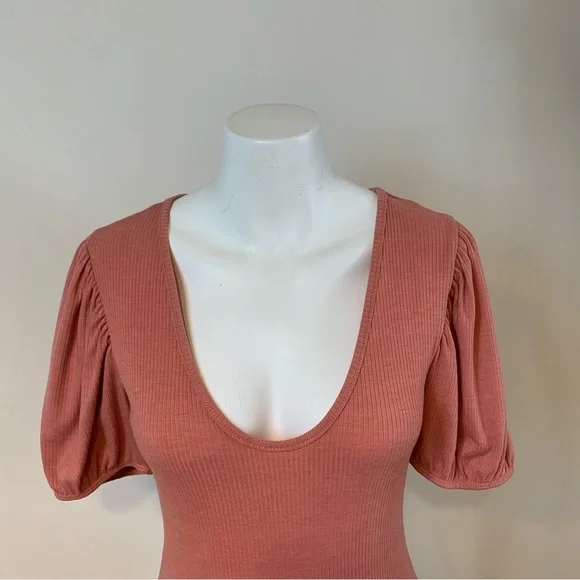 Lulus Ribbed Scoop Neck Puff Short Sleeve Bodysuit- Small - Picture 2 of 14